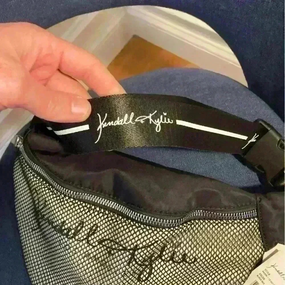 Kendall + Kylie Fanny pack - Picture 3 of 7